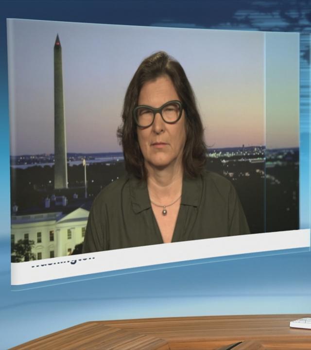 ZDF-Korrespondentin Heike Slansky berichtet ins ZDFheute-Studio.