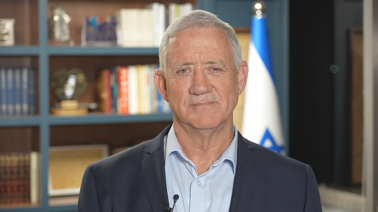 Schaltgespräch zwischen Benjamin Gantz und Anne Gellinek