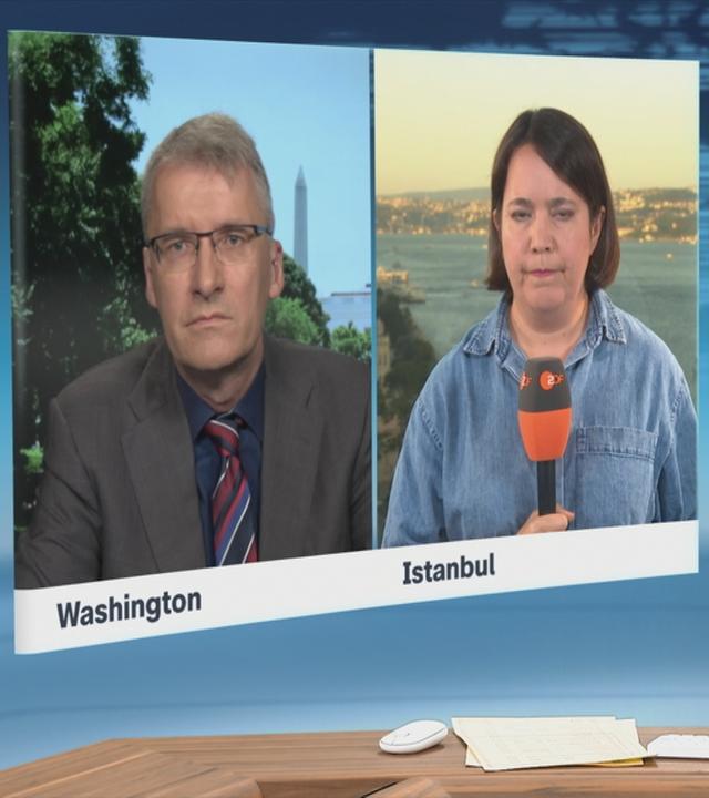 Elmar Theveßen und Phoebe Gaa