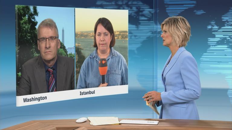 Elmar Theveßen und Phoebe Gaa