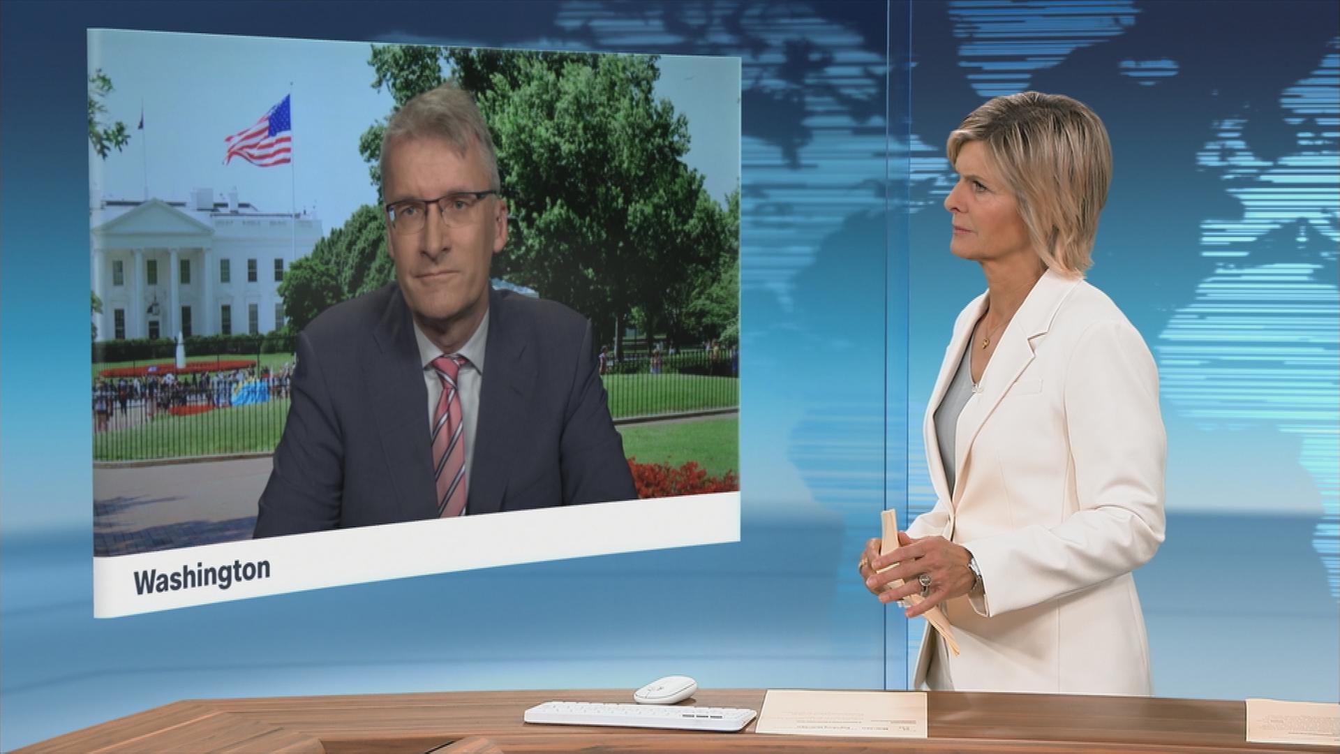 Elmar Theveßen berichtet. 