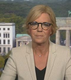 ZDF-Korrespondentin Ines Trams ist zu sehen.