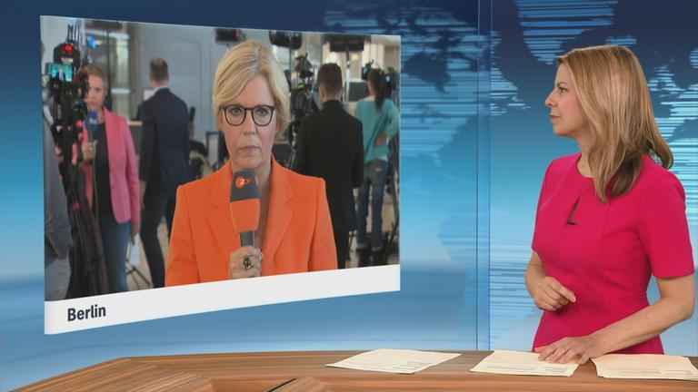 ZDF-Korrespondentin Ines Trams in einem Schaltgespräch.