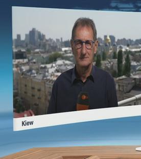 ZDF-Korrespondent Luc Walpot bei einem Schaltgespräch.