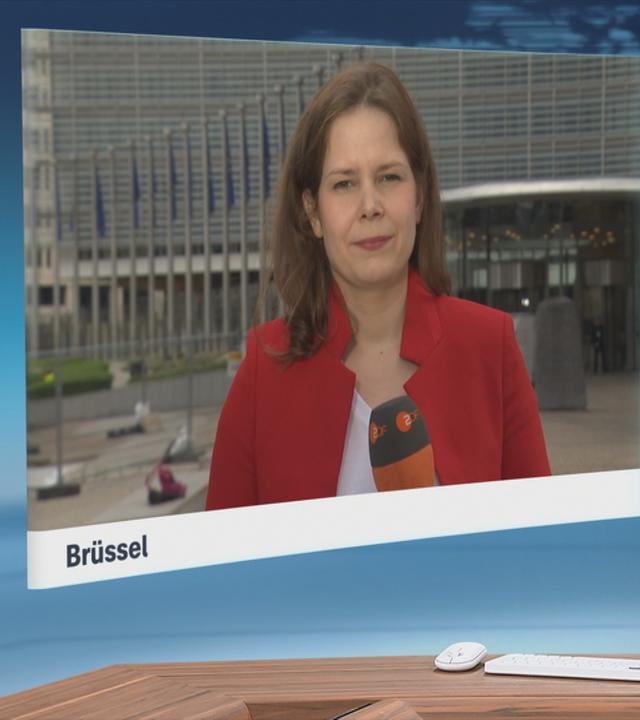 ZDF-Korrespondentin Lara Wiedeking berichtet ins ZDFheute-Studio. 