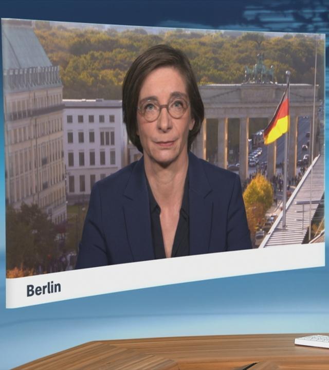 Moderatorin im Schaltgespräch mit ZDF-Hauptstadtkorrespondentin Diana Zimmermann