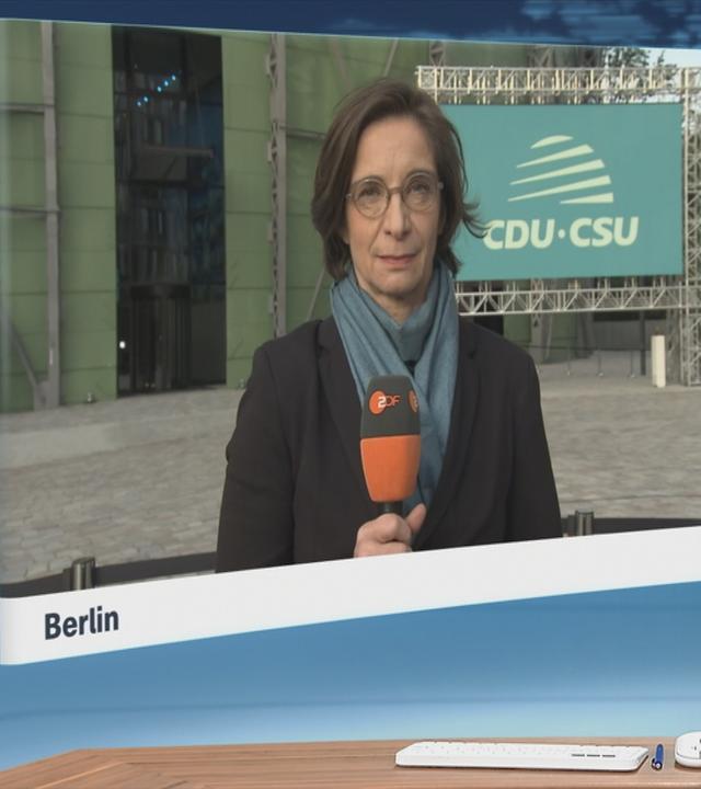 Moderatorin im Schaltgespräch mit ZDF-Korrespondentin Diana Zimmermann