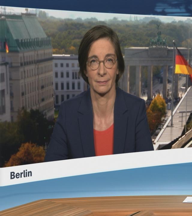 Moderatorin im Schaltgespräch mit ZDF-Hauptstadtkorrespondentin Diana Zimmermann