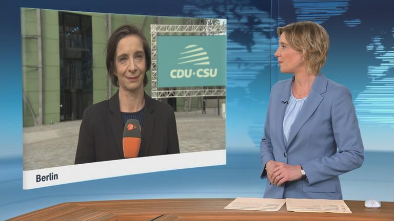 Moderatorin im Schaltgespräch mit ZDF-Korrespondentin Diana Zimmermann