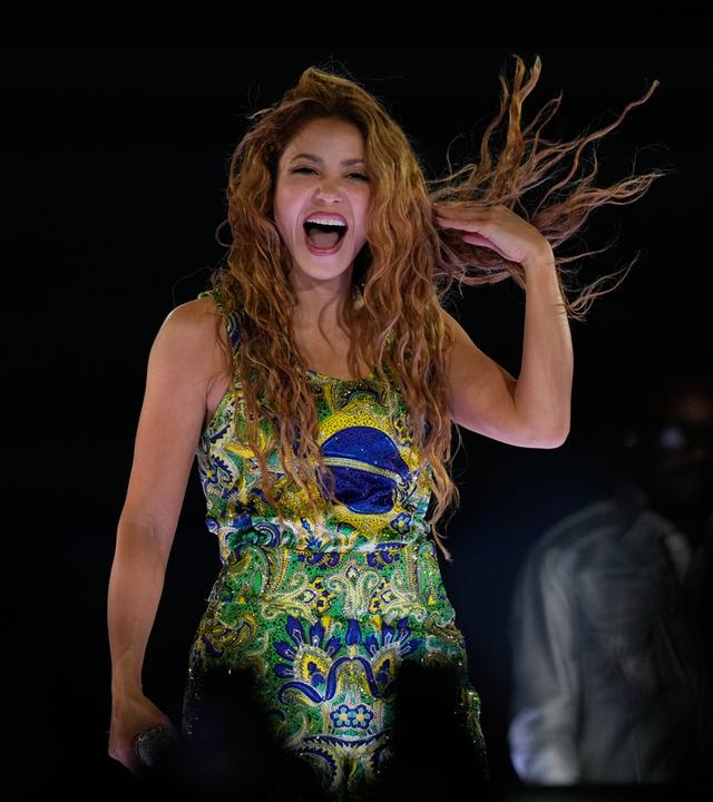 Archiv: Der kolumbianische Popstar Shakira tritt während eines kostenlosen Konzerts an der Copacabana auf. Aufgenommen am 02.05.2026, Brasilien, Rio de Janeiro
