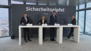 Voß, Palla, Schnieder und Bernreiter bei Presseinterview
