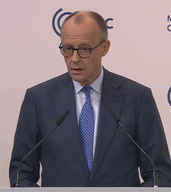 Friedrich Merz bei der Münchner Sicherheitskonferenz am Rednerpult