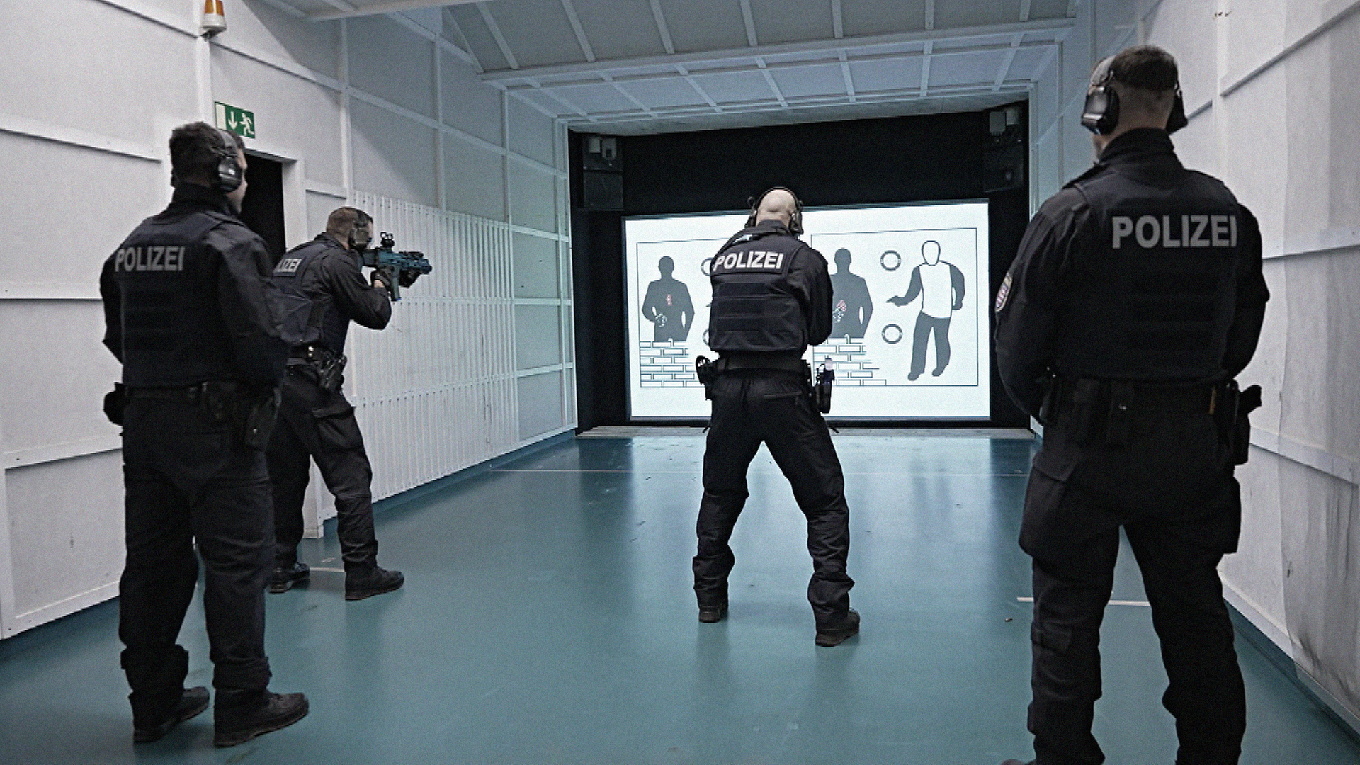 Polizisten beim einer Schießübung