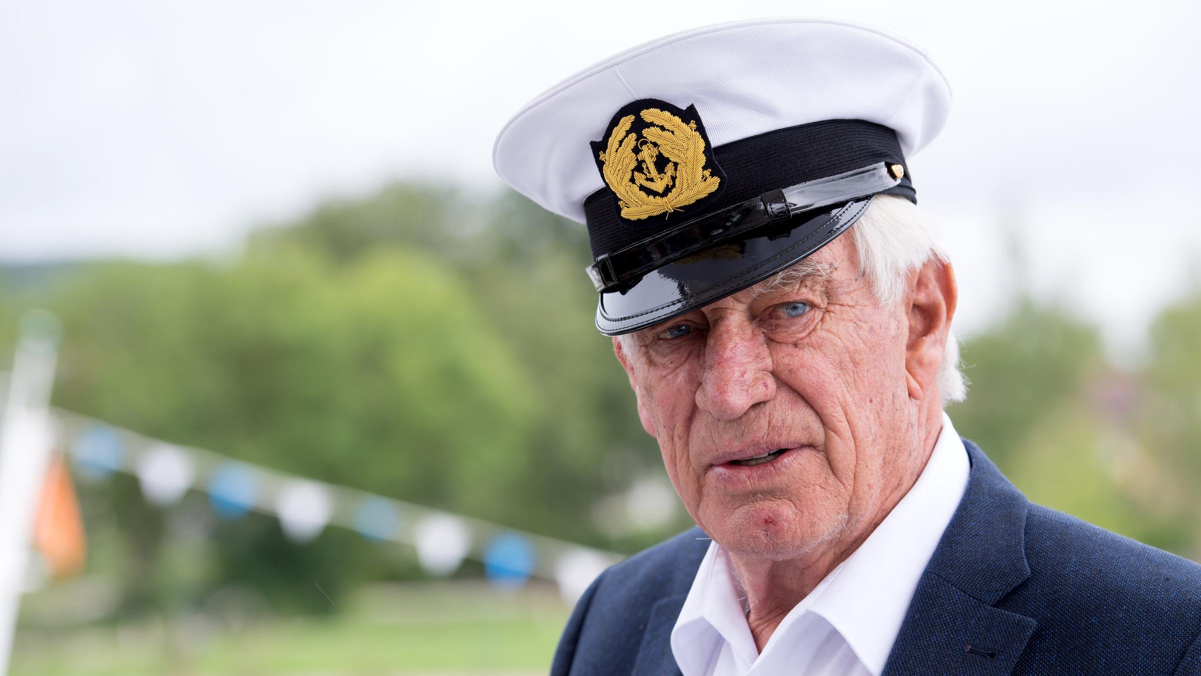 Archiv: Siegfried Rauch am steht am 13.06.2016 in Starnberg (Bayern) auf der "MS Seeshaupt". 