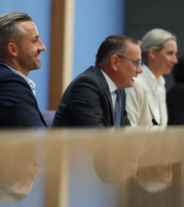 Bundespressekonferez der AfD am Tag nach der Landtagswahl in Sachsen-Anhalt
