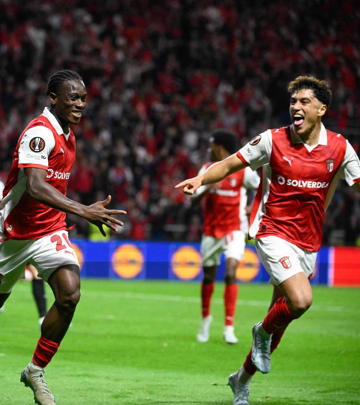 Mario Dorgeles feiert seinen späten Siegtreffer gegen Freiburg.