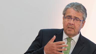 Prof. Sigmar Gabriel, Ministerpräsident a. D. und Bundesminister a. D., bei dem Akademiegespräch im Bayerischen Landtag am 12.06.2024 in München.