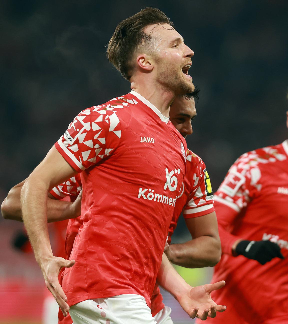 Kapitän Silvan Widmer beim Torjubel am 13.01.2026 in der Mewa-Arena.