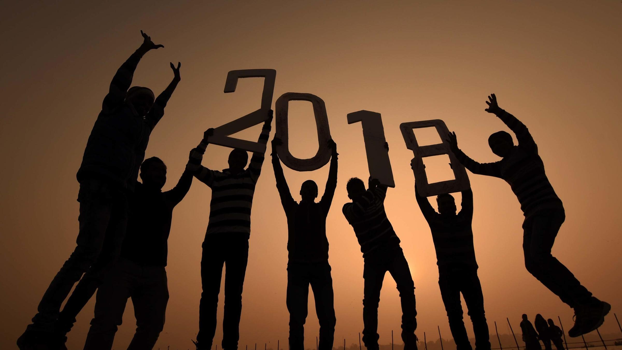 Jugendliche begrüßen das neue Jahr in Allahabad, Indien