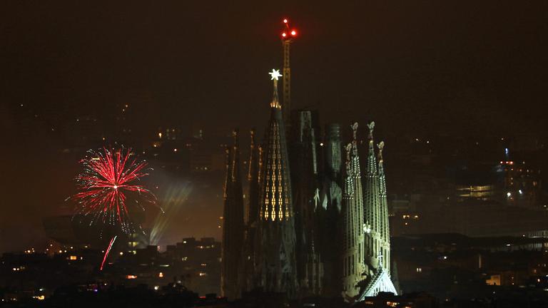 Feuerwerk mit Blick auf die Sagrada Família