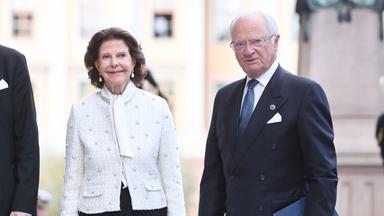 Das Bild zeigt Königin Silvia und König Carl-Gustaf