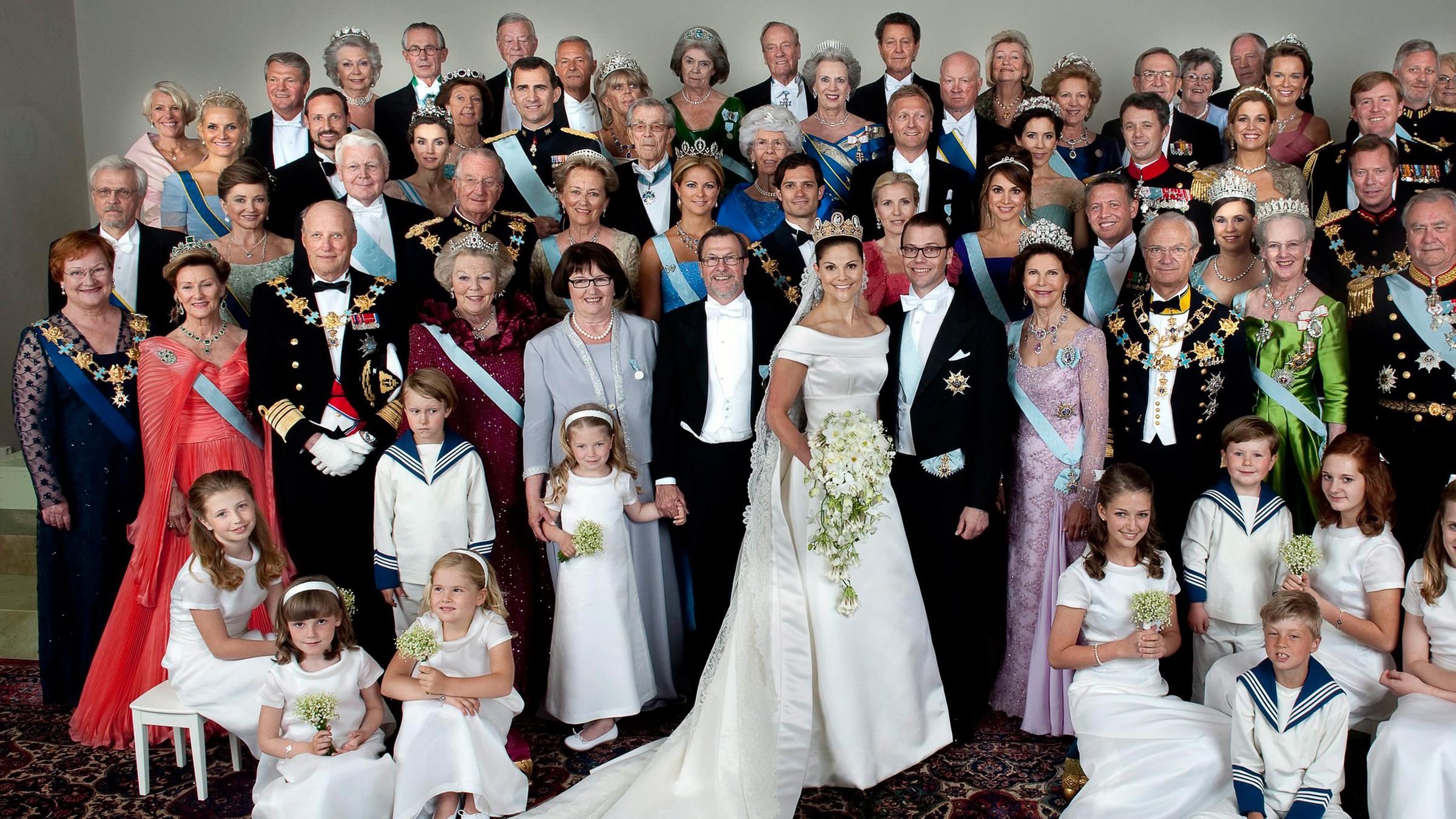 Archiv: Familienfoto bei der Hochzeit von Kronprinzessin Victoria von Schweden am 19.06.2010