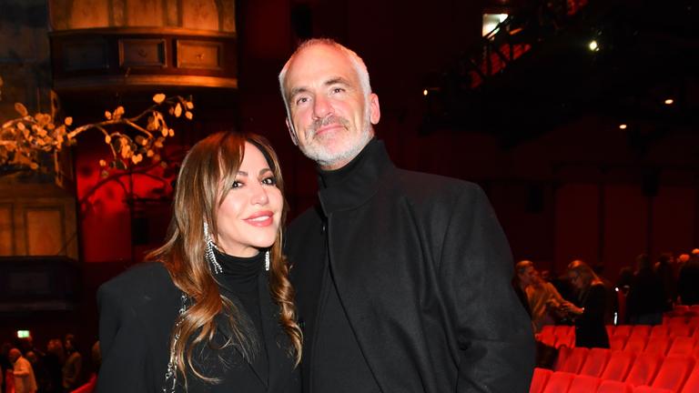 Simone Thomalla besucht Zirkus-Premiere