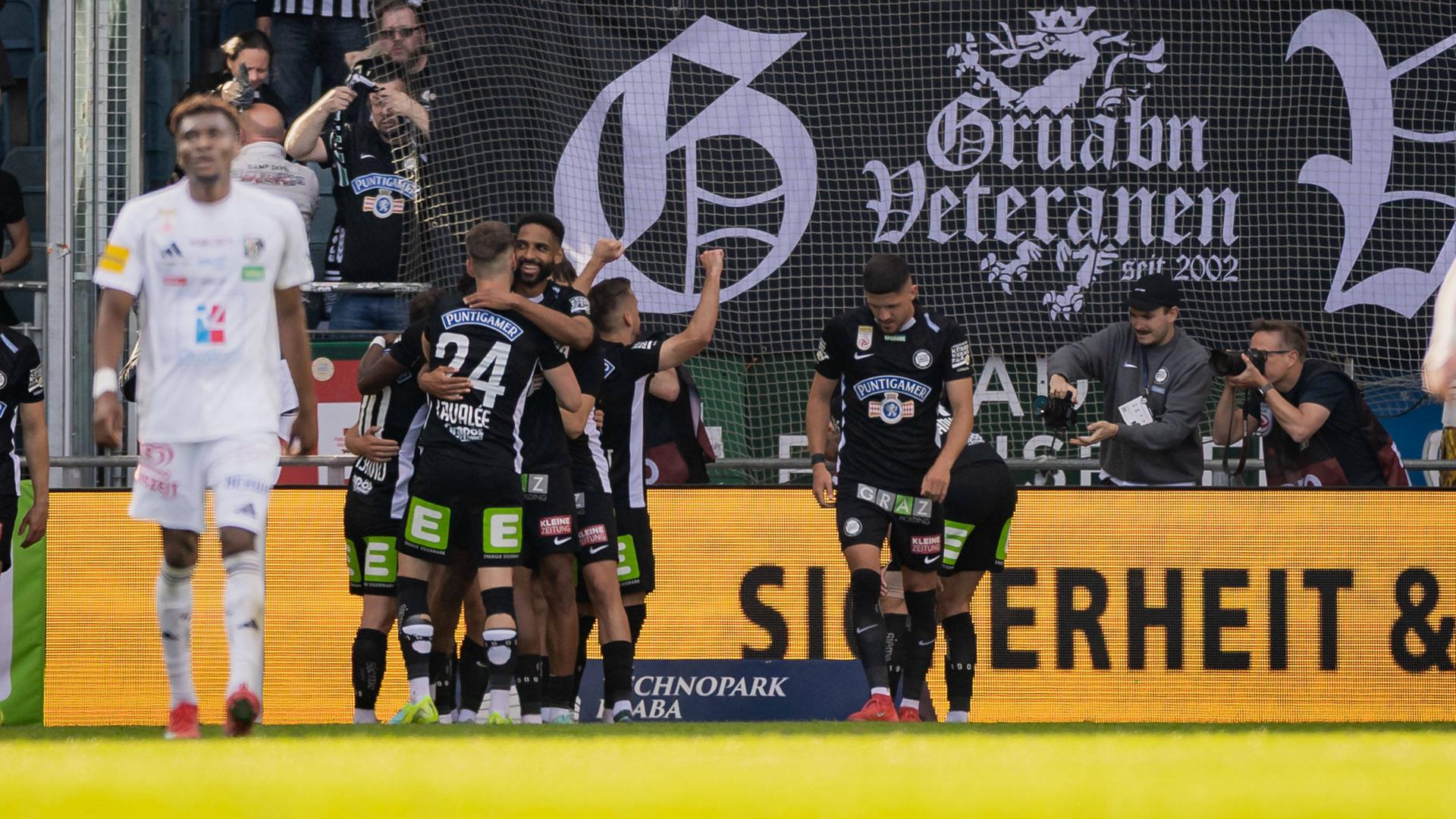 Das Bild zeigt den Jubel des SK Sturm Graz.