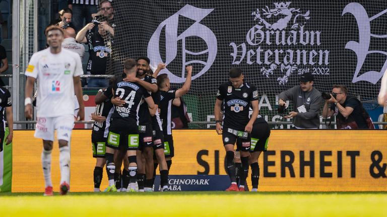Das Bild zeigt den Jubel des SK Sturm Graz.