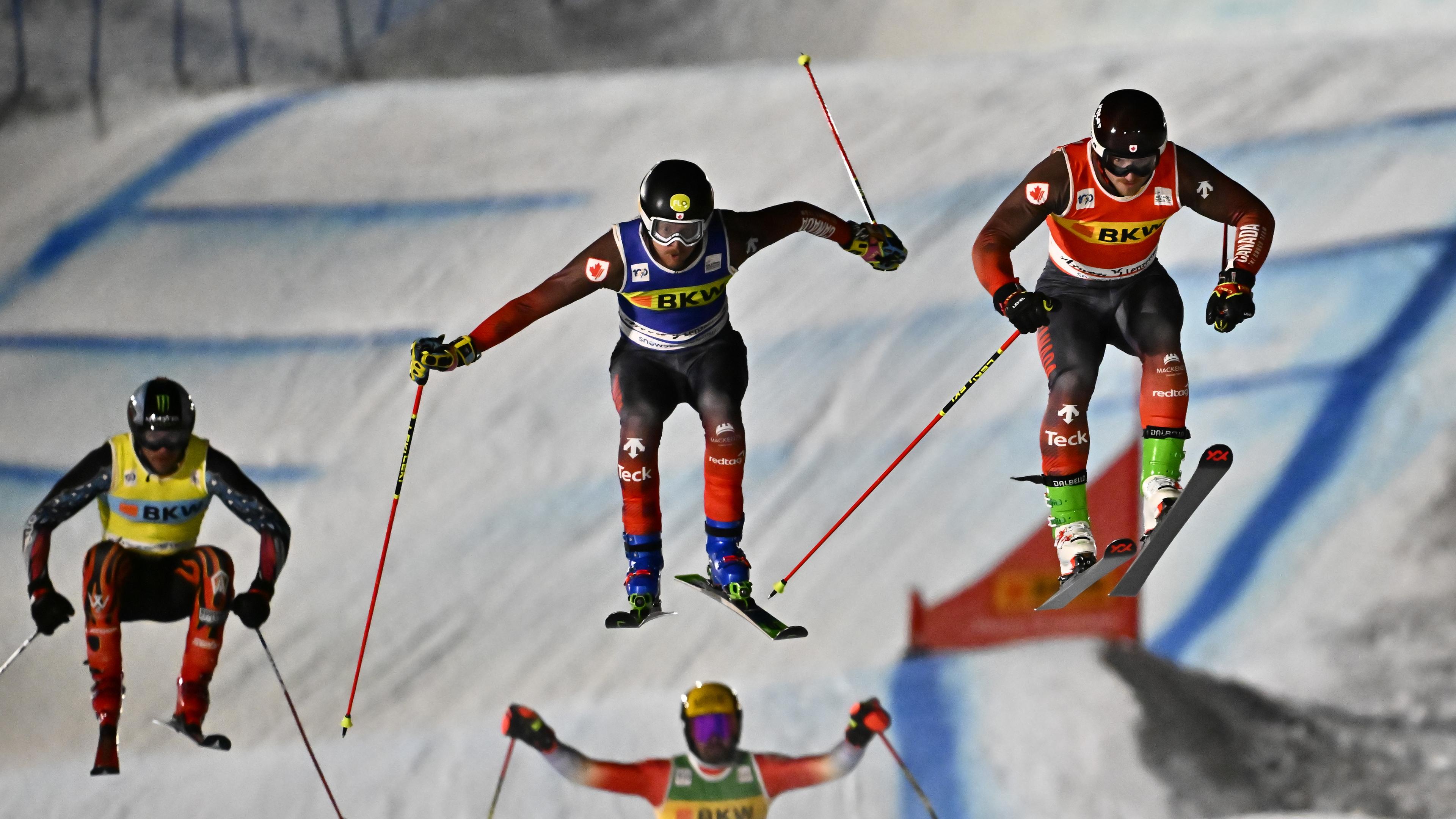 Skicross: Florian Wilmsmann und Reece Howden (r.).