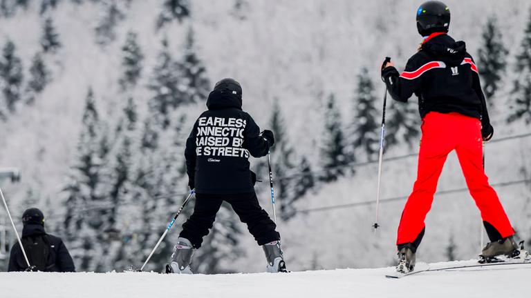 Skifahrer auf der Piste