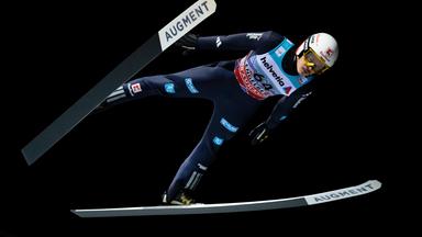 Schweiz, Engelberg: Ski nordisch, Skispringen, Männer, FIS Skisprung-Weltcup, Gross-Titlis Schanze: Philipp Raimund aus Deutschland in Aktion.