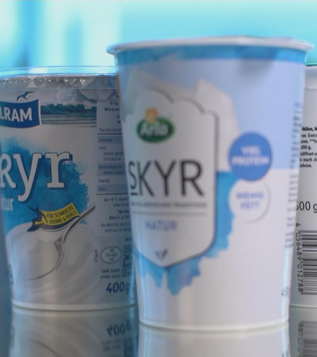 Veschiedene Skyr-Joghurts im Bild. 