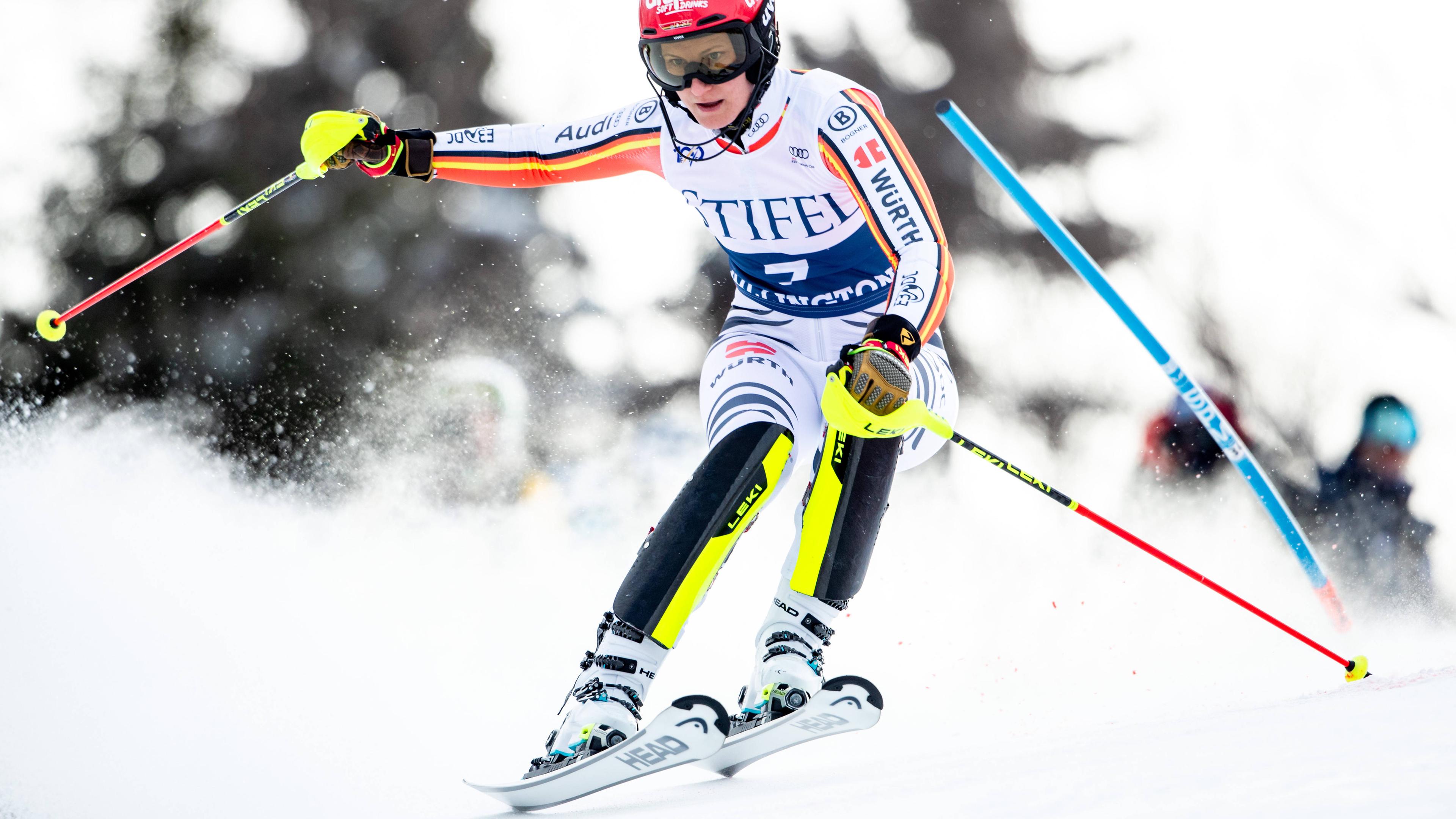 Lena Dürr in Aktion beim Slalom des FSI Welt Cups.