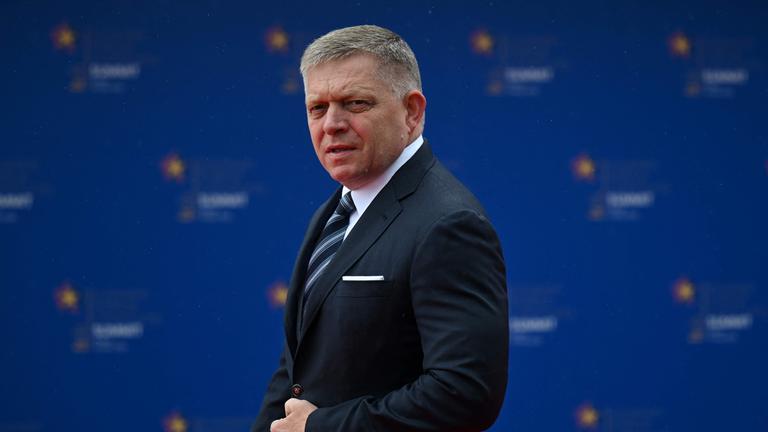 Der slowakische Ministerpräsident Robert Fico in Albanien im Mai 2025