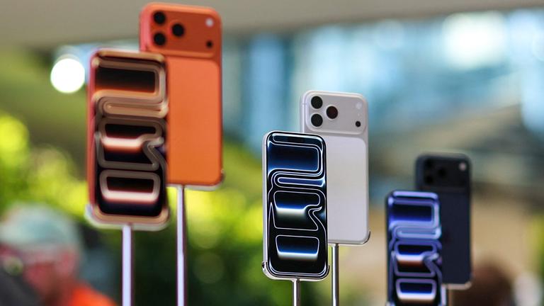 Smartphones von Apple, aufgenommen am 19.09.2025