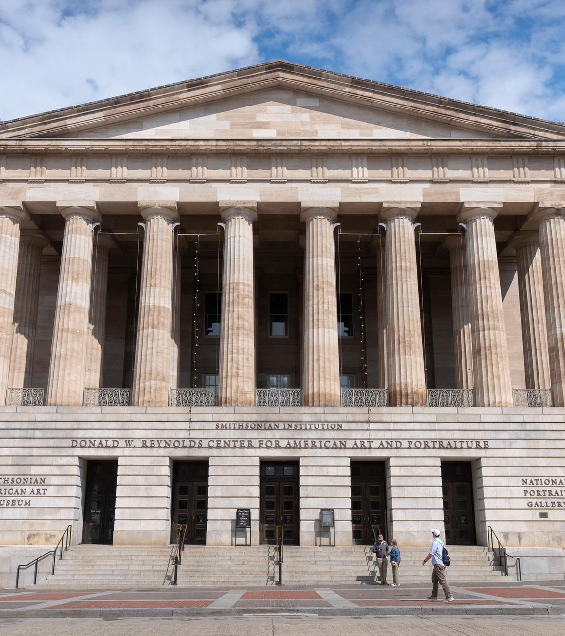 Das Donald W. Reynolds Center for American Art and Portraiture, Sitz der National Portrait Gallery und des Smithsonian American Art Museum, ist in Washington zu sehen.