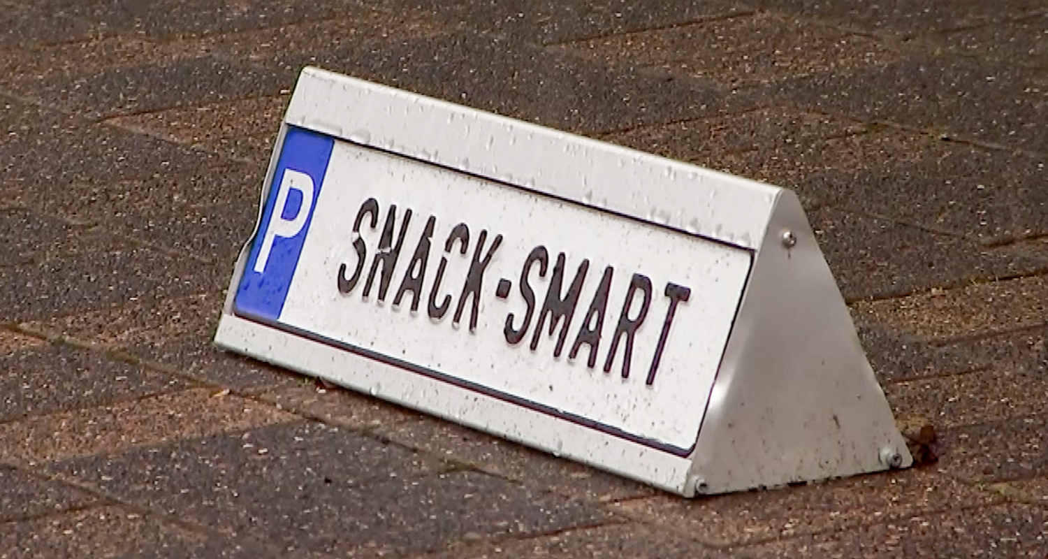 Schild mit der Aufschrift "Snack-Smart"
