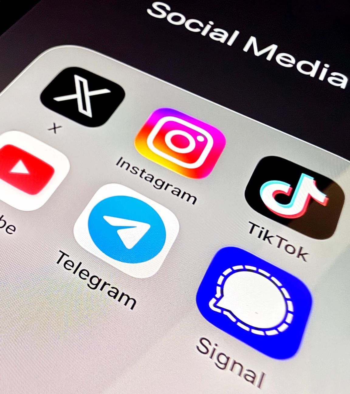 Ein Smartphonebildschirm mit verschiedenen Apps