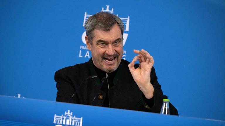 Bayern, Kloster Banz: Markus Söder (CSU), Ministerpräsident von Bayern, spricht bei einer Pressekonferenz anlässlich der CSU-Winterklausur in Kloster Banz.