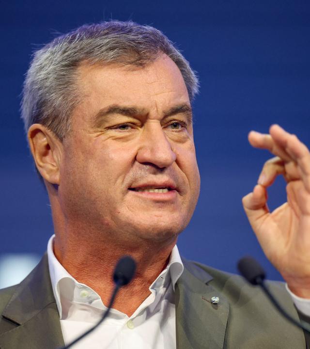 18.10.2026, Nordrhein-Westfalen, Bonn: Markus Söder (CSU), Ministerpräsident des Landes Bayern, spricht beim Deutschlandtag der Jungen Union auf der Bühne.