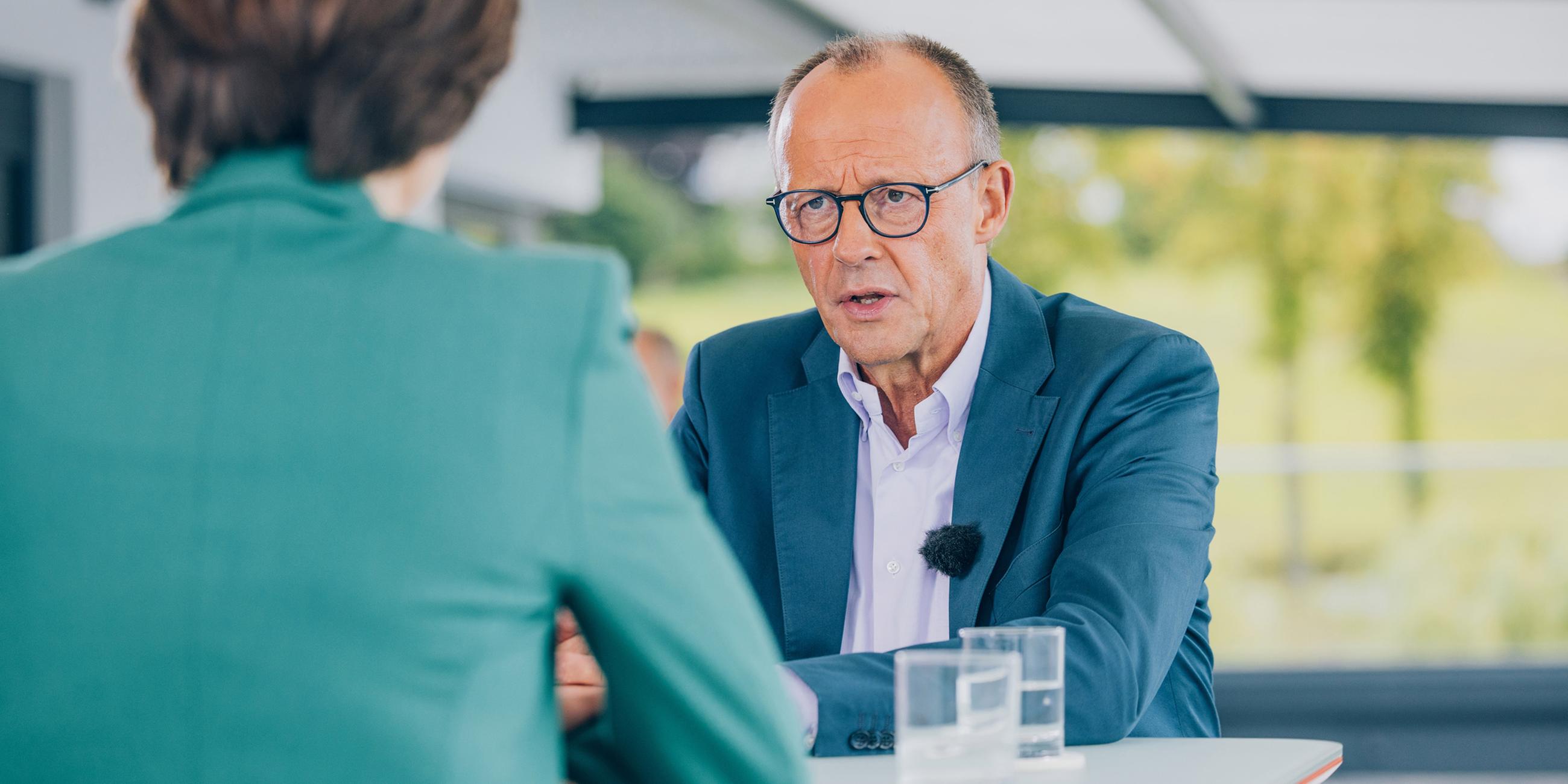 "Berlin direkt - Sommerinterview - Sendung vom 31.08.2025": Friedrich Merz während des Interviews mit Diana Zimmermann.