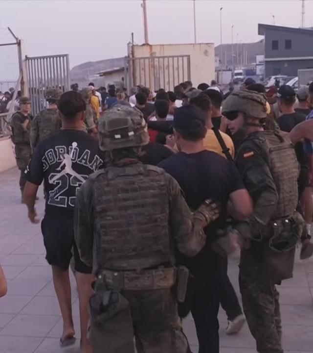 In Ceuta werden Geflüchtete vom spanischen Militär zurückgeschickt.