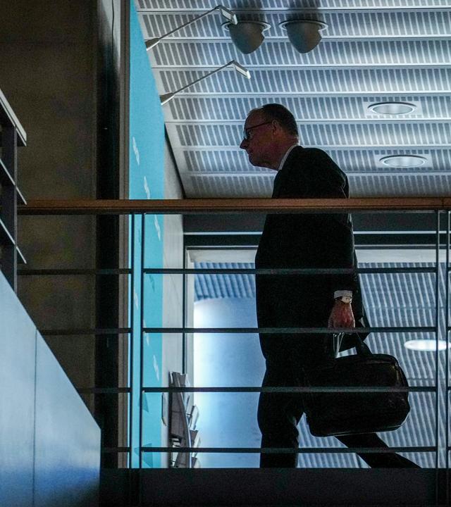 Friedrich Merz, Unions-Kanzlerkandidat und CDU-Bundesvorsitzender, kommt zu Sondierungsgesprächen von Union und SPD nach der Bundestagswahl. 