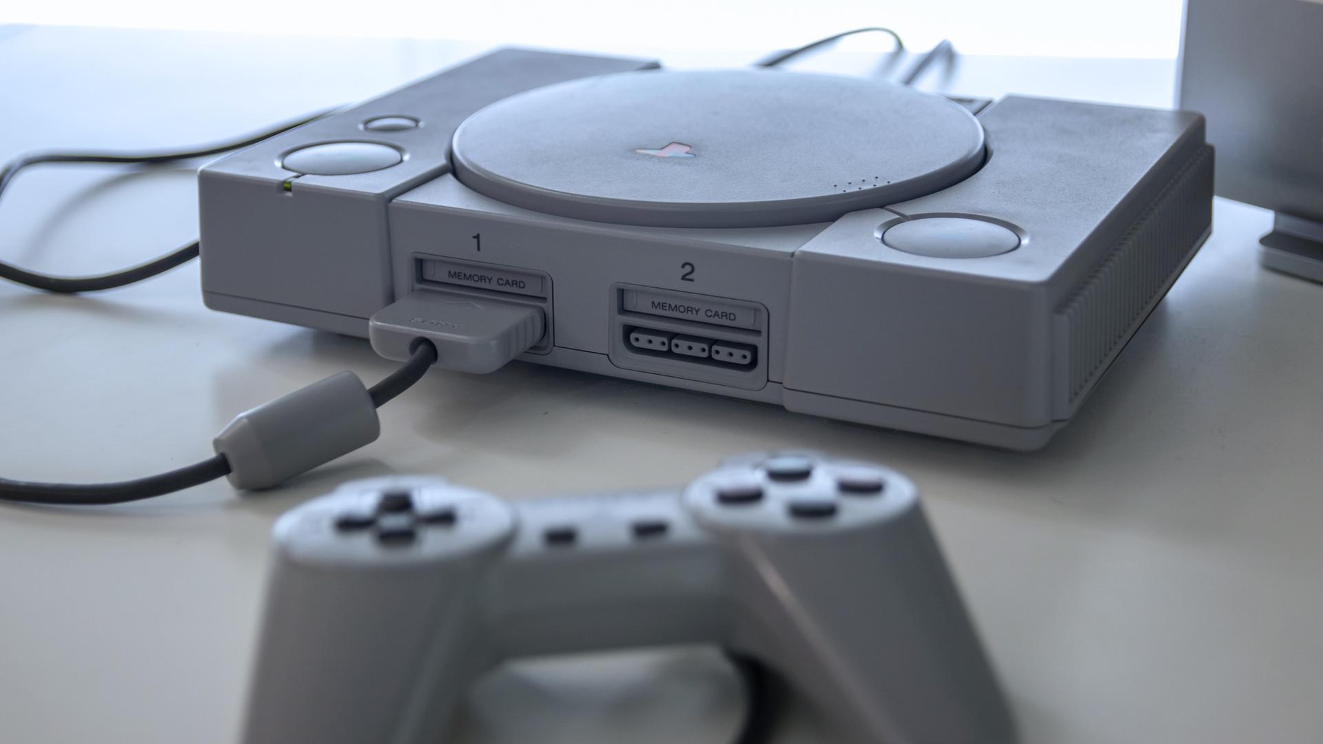 Eine Sony Playstation One von 1994