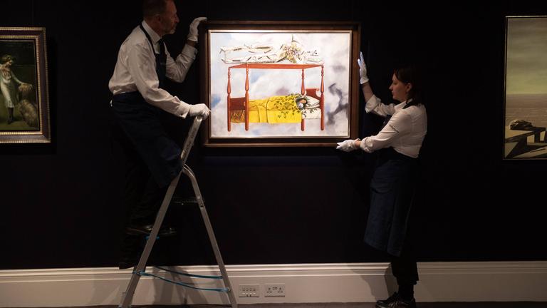 Das Selbstporträt "El sueño (la cama)" der Künstlerin Frida Kahlo bei der Auktion von Sotheby's