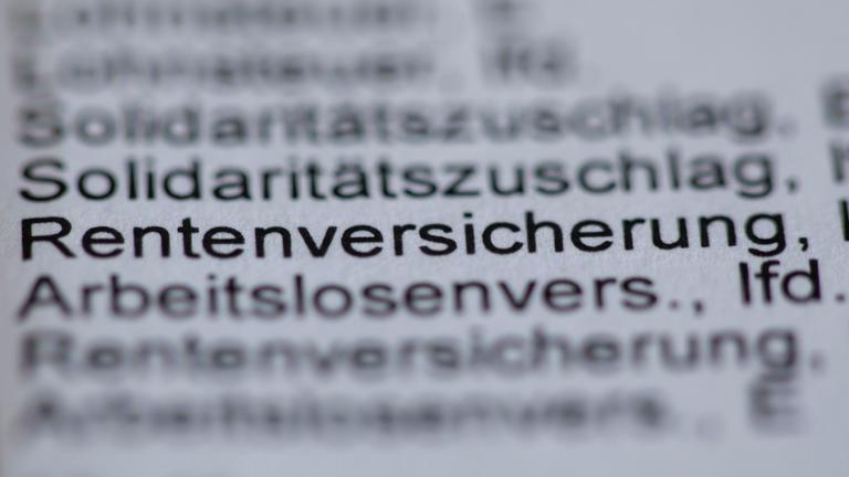 Der Posten Rentenversicherung ist auf einer Lohnabrechnung zu sehen.