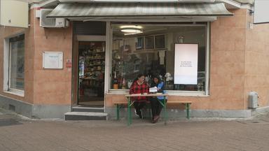 Sozialarbeiterin am Kiosk