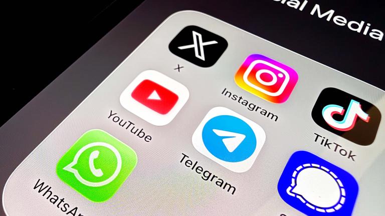 Verschiedene Logos der social media Plattformen