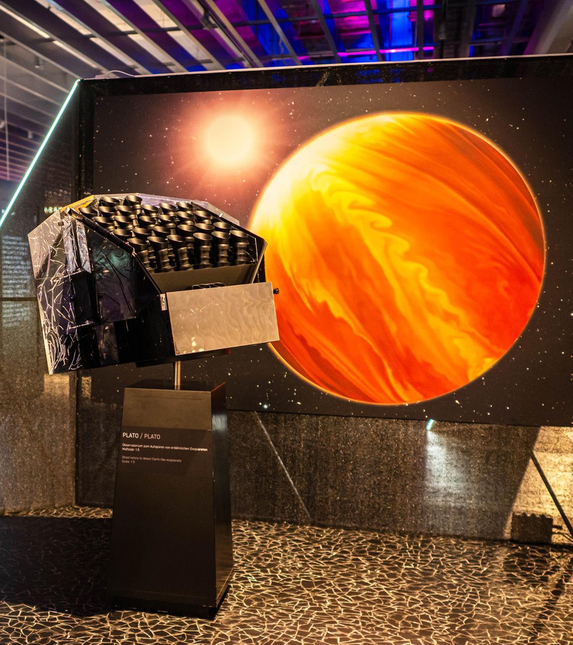 Die Space Tech Expo, Europas größte Fachmesse für Raumfahrttechnik und -technologie, sowie die Ministerratskonferenz der Europäischen Weltraumorganisation (ESA).